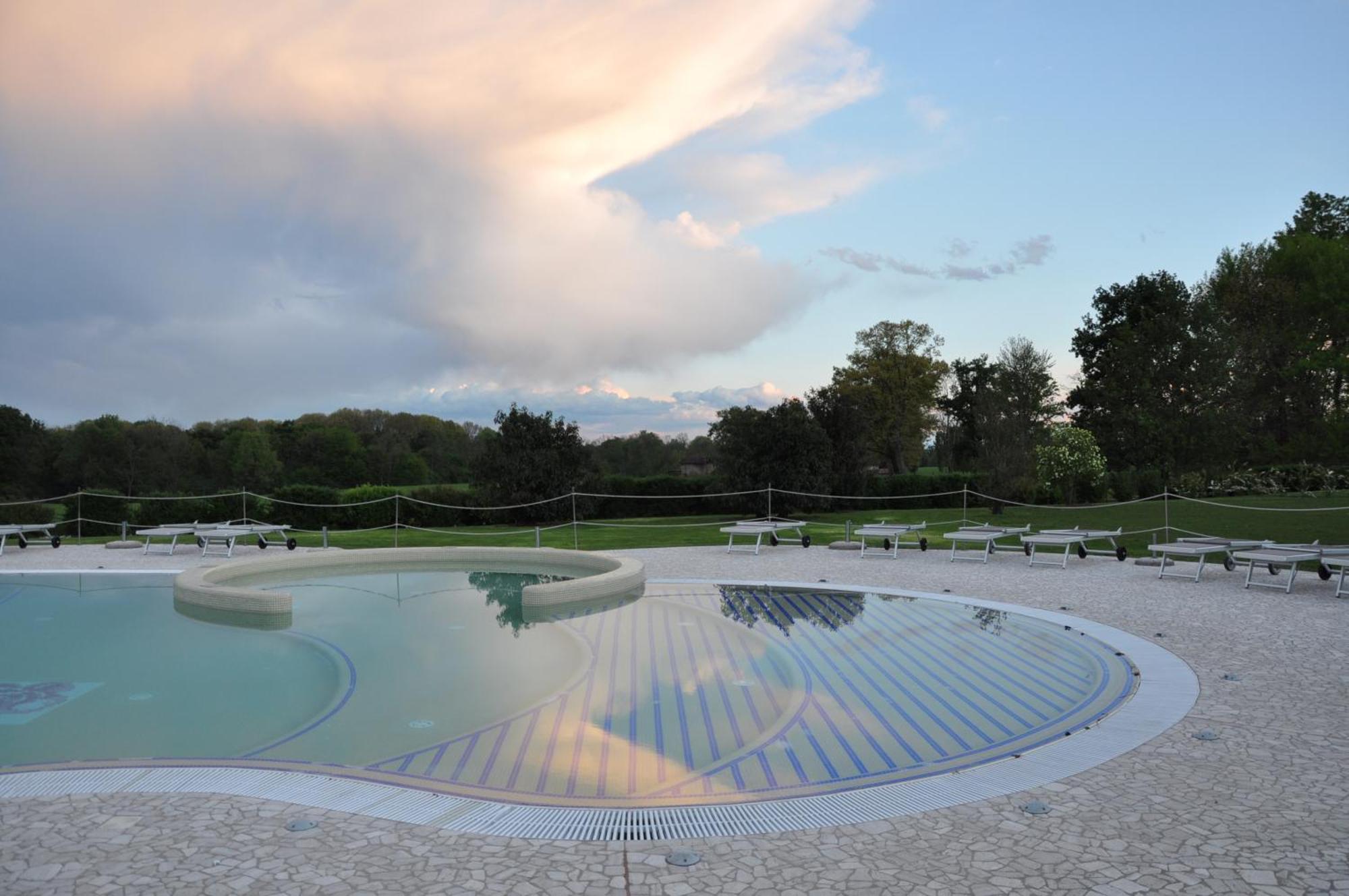 Relais Bella Rosina Pool & Spa La Cassa Exteriör bild